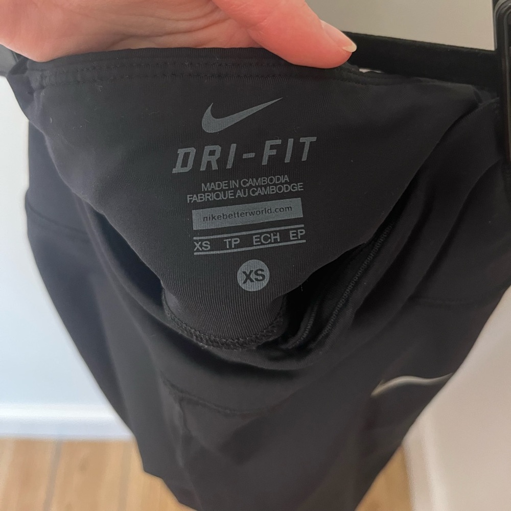 Nike Black Dri-Fit Leggings - Picture 3 of 4